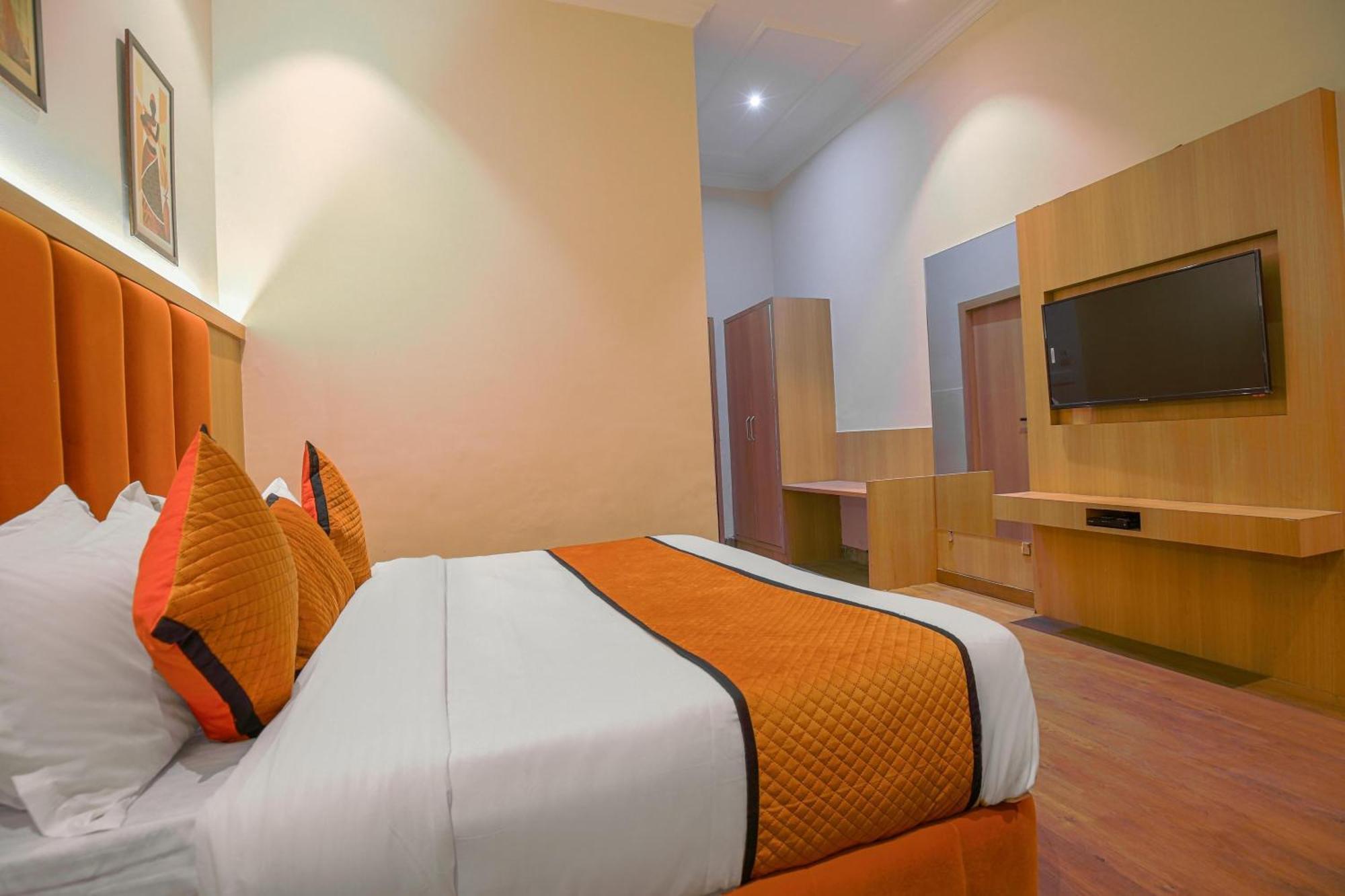 Hotel Ricky By Sahibs Group Amritsar Buitenkant foto